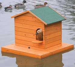Isla flotante de madera